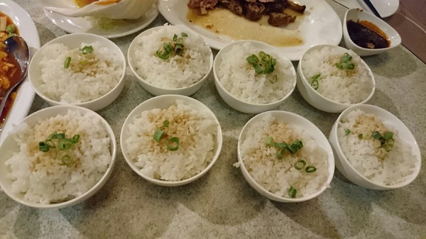 礁溪庄櫻桃谷：宜蘭~礁溪庄 鴨的夢想飛行館 櫻桃谷~櫻桃烤鴨秘製五吃~外皮酥脆肉質軟嫩~滿足您挑剔的味蕾~