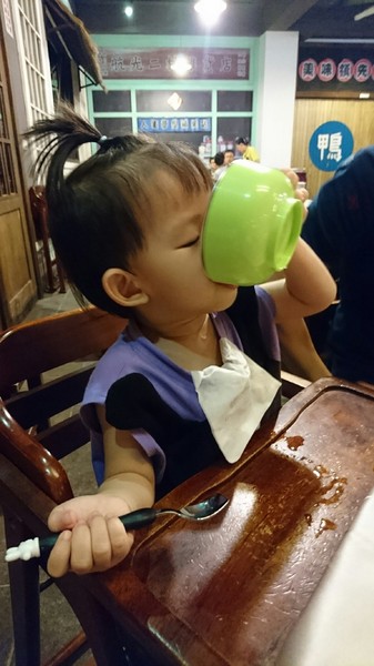 礁溪庄櫻桃谷：宜蘭~礁溪庄 鴨的夢想飛行館 櫻桃谷~櫻桃烤鴨秘製五吃~外皮酥脆肉質軟嫩~滿足您挑剔的味蕾~