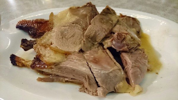 礁溪庄櫻桃谷：宜蘭~礁溪庄 鴨的夢想飛行館 櫻桃谷~櫻桃烤鴨秘製五吃~外皮酥脆肉質軟嫩~滿足您挑剔的味蕾~