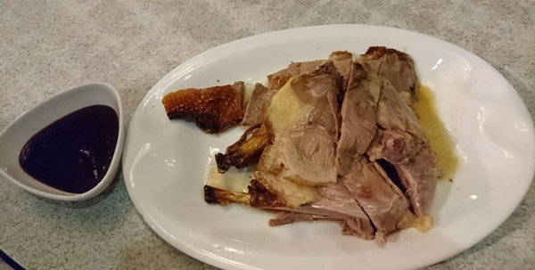 礁溪庄櫻桃谷：宜蘭~礁溪庄 鴨的夢想飛行館 櫻桃谷~櫻桃烤鴨秘製五吃~外皮酥脆肉質軟嫩~滿足您挑剔的味蕾~