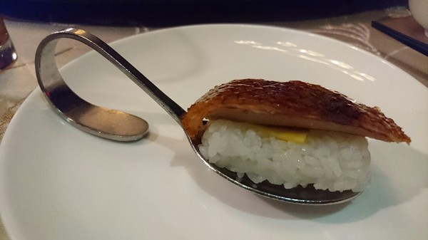 礁溪庄櫻桃谷：宜蘭~礁溪庄 鴨的夢想飛行館 櫻桃谷~櫻桃烤鴨秘製五吃~外皮酥脆肉質軟嫩~滿足您挑剔的味蕾~