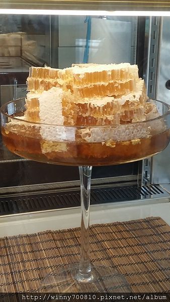 BEE&MILK：桃園/桃園市 來自星星的蜂巢霜淇淋~＜蜂＞ 味十足超香濃~BEE&MILK