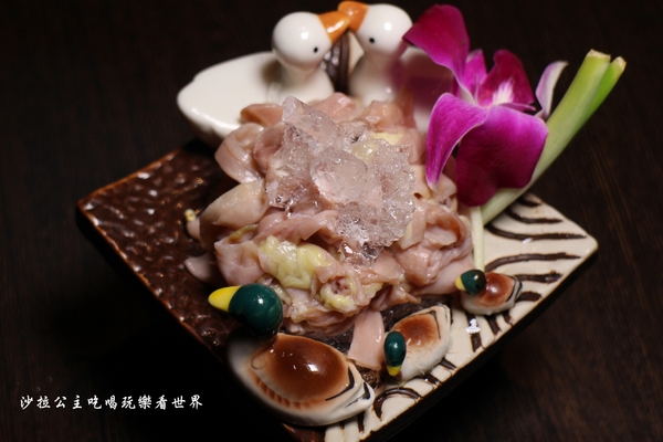 鍋之舞頂級麻辣鴛鴦鍋(林口店)：桃園龜山麻辣鍋/火鍋『鍋之舞頂級麻辣鴛鴦鍋-林口店』現烤鳥蛋/鍋底鴨血.豆腐吃到飽