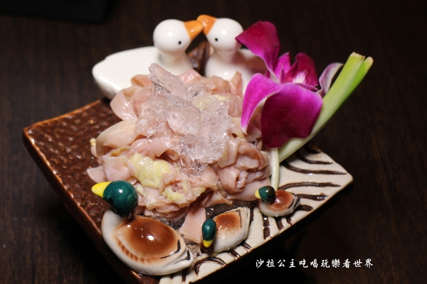 鍋之舞頂級麻辣鴛鴦鍋(林口店)：桃園龜山麻辣鍋/火鍋『鍋之舞頂級麻辣鴛鴦鍋-林口店』現烤鳥蛋/鍋底鴨血.豆腐吃到飽