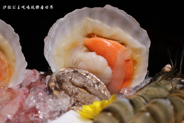 鍋之舞頂級麻辣鴛鴦鍋(林口店)：桃園龜山麻辣鍋/火鍋『鍋之舞頂級麻辣鴛鴦鍋-林口店』現烤鳥蛋/鍋底鴨血.豆腐吃到飽