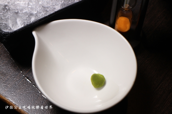 鍋之舞頂級麻辣鴛鴦鍋(林口店)：桃園龜山麻辣鍋/火鍋『鍋之舞頂級麻辣鴛鴦鍋-林口店』現烤鳥蛋/鍋底鴨血.豆腐吃到飽