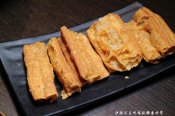 鍋之舞頂級麻辣鴛鴦鍋(林口店)：桃園龜山麻辣鍋/火鍋『鍋之舞頂級麻辣鴛鴦鍋-林口店』現烤鳥蛋/鍋底鴨血.豆腐吃到飽