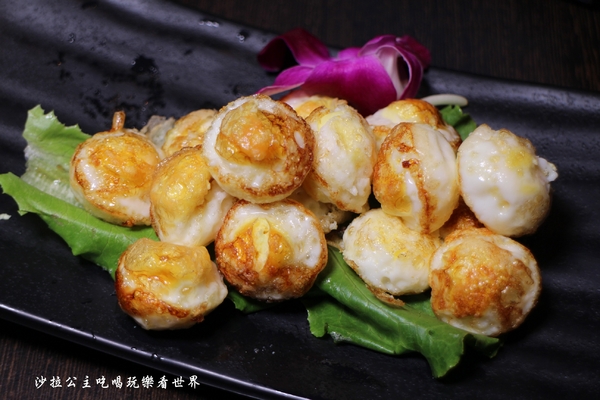 鍋之舞頂級麻辣鴛鴦鍋(林口店)：桃園龜山麻辣鍋/火鍋『鍋之舞頂級麻辣鴛鴦鍋-林口店』現烤鳥蛋/鍋底鴨血.豆腐吃到飽