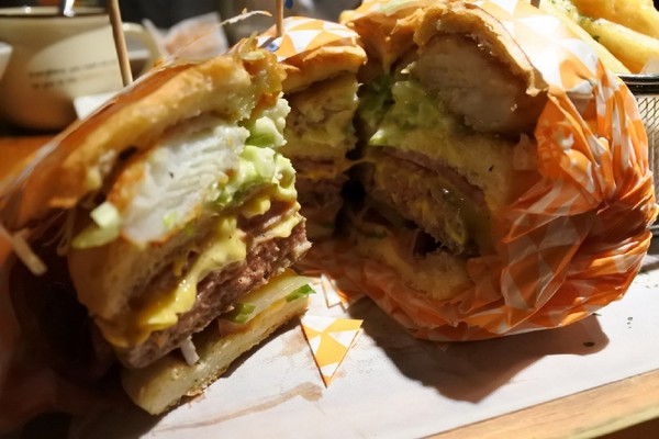 Second Floor Cafe 貳樓餐廳(公益店):【台中.美食】Second Floor Cafe 貳樓餐廳 ❤ 早午餐漢堡三明治樂活飯義大利麵比薩甜點選擇超級多 Second Floor Cafe 貳樓餐廳(公益店):【台中.美食】Second Floor Cafe 貳樓餐廳 ❤ 早午餐漢堡三明治樂活飯義大利麵比薩甜點選擇超級多