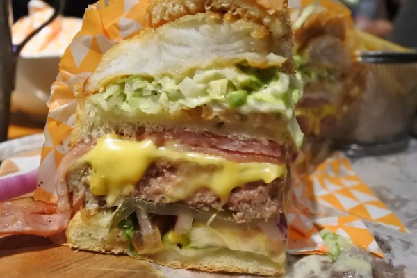 Second Floor Cafe 貳樓餐廳(公益店):【台中.美食】Second Floor Cafe 貳樓餐廳 ❤ 早午餐漢堡三明治樂活飯義大利麵比薩甜點選擇超級多 Second Floor Cafe 貳樓餐廳(公益店):【台中.美食】Second Floor Cafe 貳樓餐廳 ❤ 早午餐漢堡三明治樂活飯義大利麵比薩甜點選擇超級多