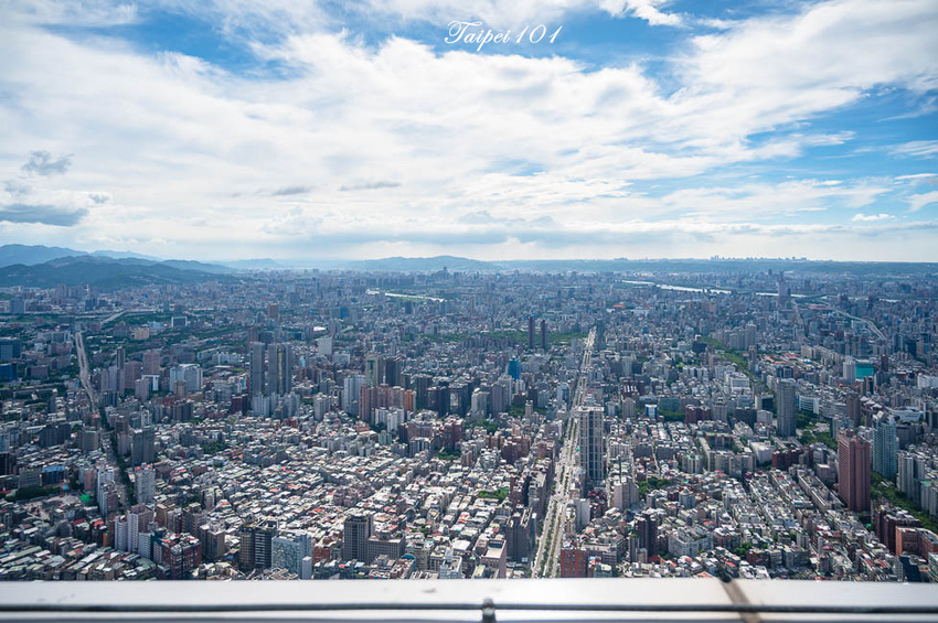 ｜台北景點｜101觀景台，搭乘星空電梯登上89樓觀景台，眺望整個台北地區景色 - Hallo！Im 婷兒