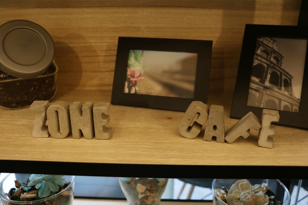 高雄 三民。Zone Café 弄咖啡，嫻靜巷弄轉角美食