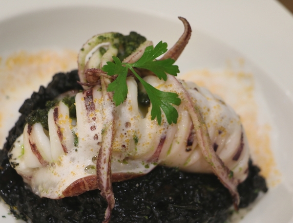 高雄 三民。Zone Café 弄咖啡，嫻靜巷弄轉角美食