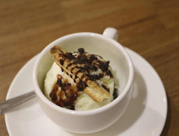 高雄 三民。Zone Café 弄咖啡，嫻靜巷弄轉角美食