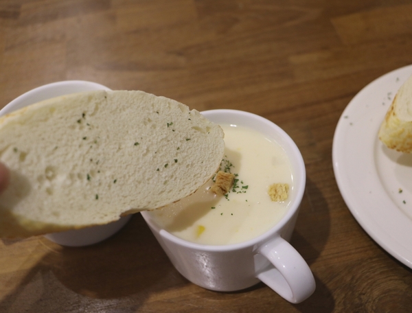 高雄 三民。Zone Café 弄咖啡，嫻靜巷弄轉角美食