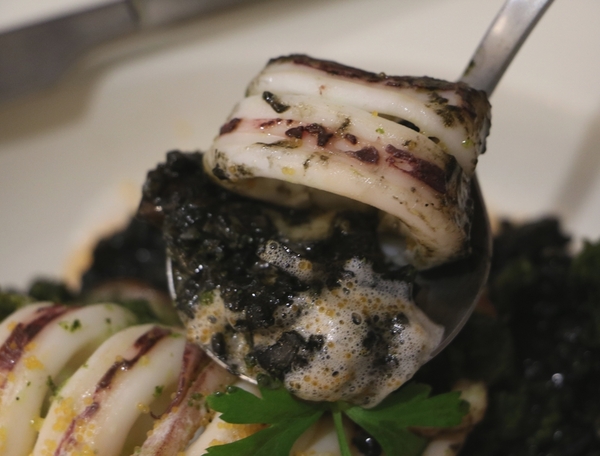 高雄 三民。Zone Café 弄咖啡，嫻靜巷弄轉角美食