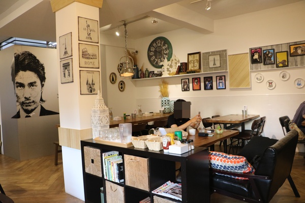 高雄 三民。Zone Café 弄咖啡，嫻靜巷弄轉角美食