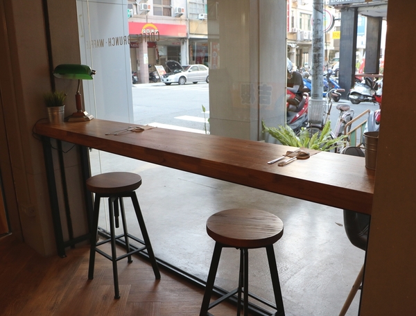 高雄 三民。Zone Café 弄咖啡，嫻靜巷弄轉角美食