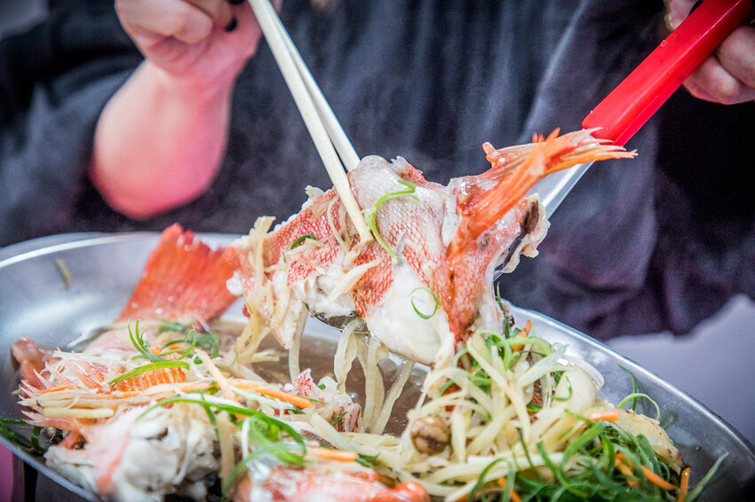 屏東縣恆春鎮後壁湖阿興生魚片｜半買半相送！40片厚切生魚片竟然只要200元