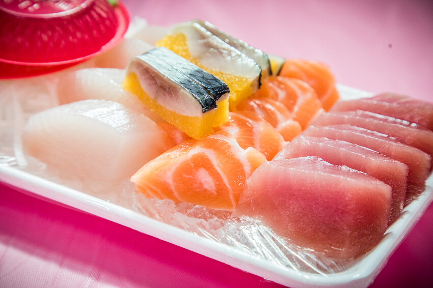 屏東縣恆春鎮後壁湖阿興生魚片｜半買半相送！40片厚切生魚片竟然只要200元