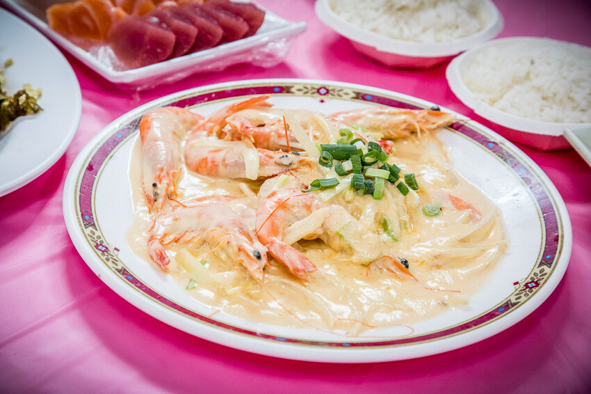 屏東縣恆春鎮後壁湖阿興生魚片｜半買半相送！40片厚切生魚片竟然只要200元