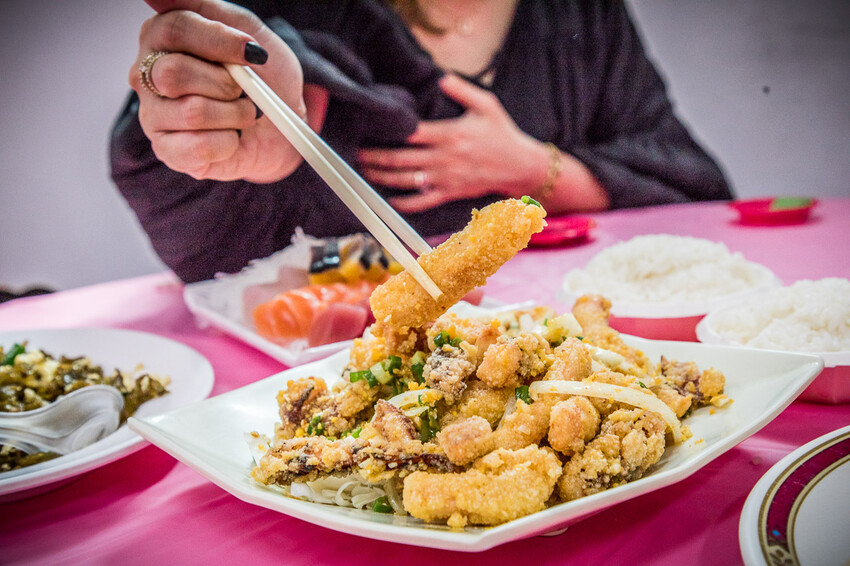 屏東縣恆春鎮後壁湖阿興生魚片｜半買半相送！40片厚切生魚片竟然只要200元