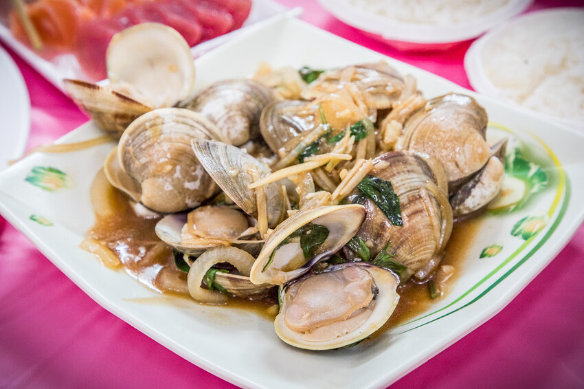 屏東縣恆春鎮後壁湖阿興生魚片｜半買半相送！40片厚切生魚片竟然只要200元