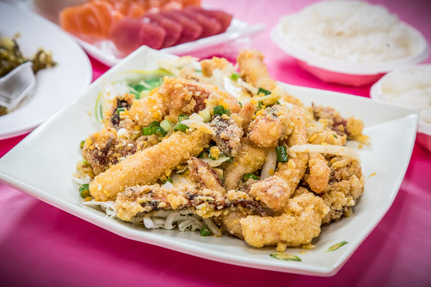 屏東縣恆春鎮後壁湖阿興生魚片｜半買半相送！40片厚切生魚片竟然只要200元