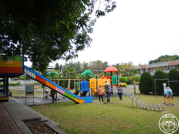 村東國小：作伙來企投【彰化大村･村東國小】像童話繪本的社區閱讀中心