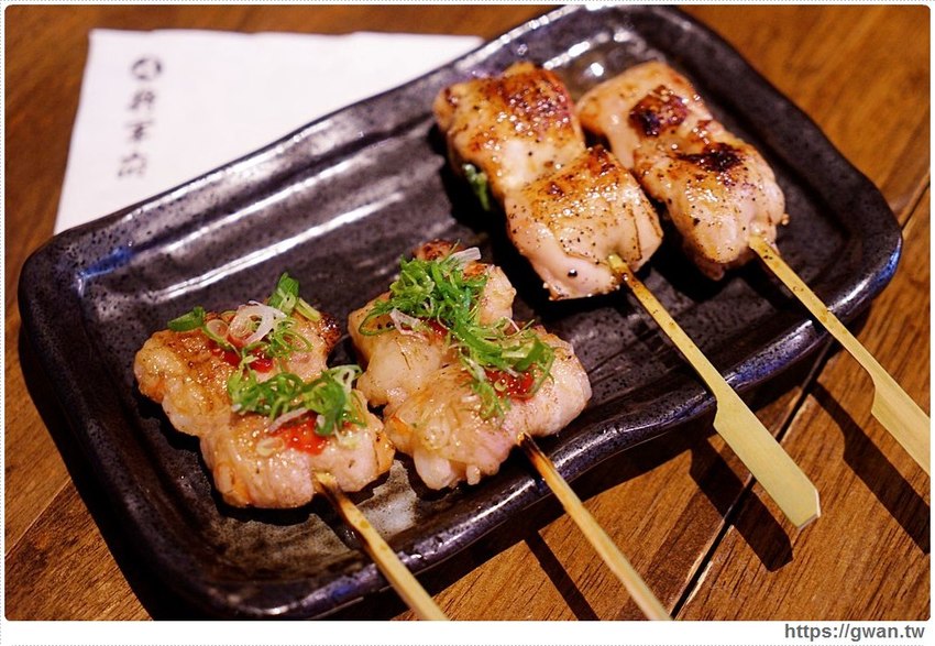 台中巨無霸生蠔在這裡！營業到凌晨2點、現點現烤宵夜串燒，想吃記得先預訂～