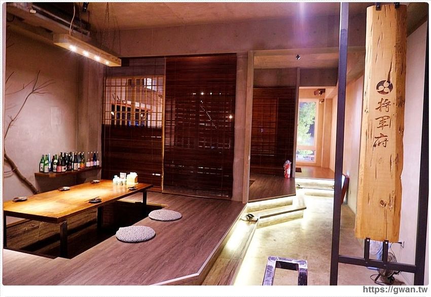 台中巨無霸生蠔在這裡！營業到凌晨2點、現點現烤宵夜串燒，想吃記得先預訂～