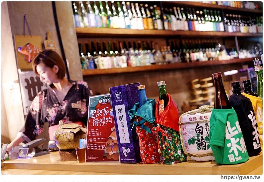 台中巨無霸生蠔在這裡！營業到凌晨2點、現點現烤宵夜串燒，想吃記得先預訂～