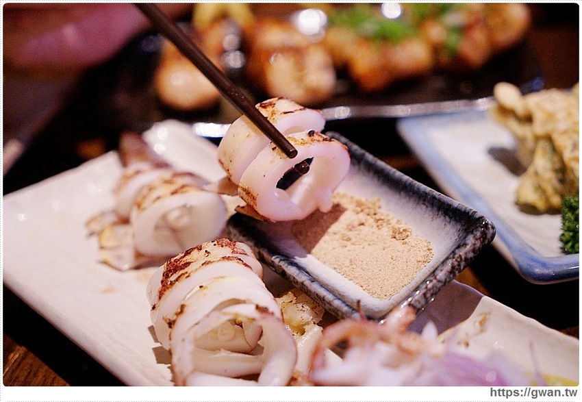 台中巨無霸生蠔在這裡！營業到凌晨2點、現點現烤宵夜串燒，想吃記得先預訂～