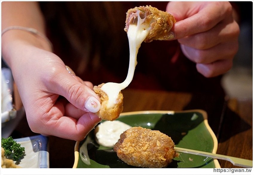 台中巨無霸生蠔在這裡！營業到凌晨2點、現點現烤宵夜串燒，想吃記得先預訂～