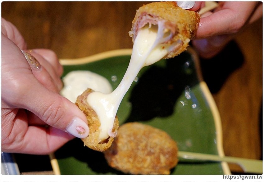 台中巨無霸生蠔在這裡！營業到凌晨2點、現點現烤宵夜串燒，想吃記得先預訂～