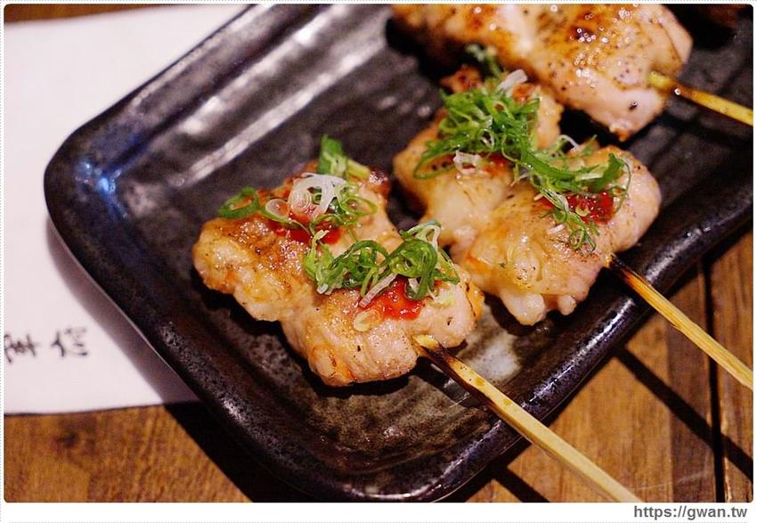 台中巨無霸生蠔在這裡！營業到凌晨2點、現點現烤宵夜串燒，想吃記得先預訂～