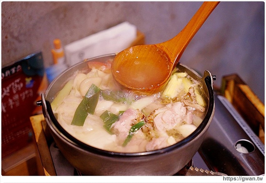 台中巨無霸生蠔在這裡！營業到凌晨2點、現點現烤宵夜串燒，想吃記得先預訂～