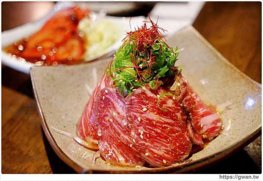 台中巨無霸生蠔在這裡！營業到凌晨2點、現點現烤宵夜串燒，想吃記得先預訂～