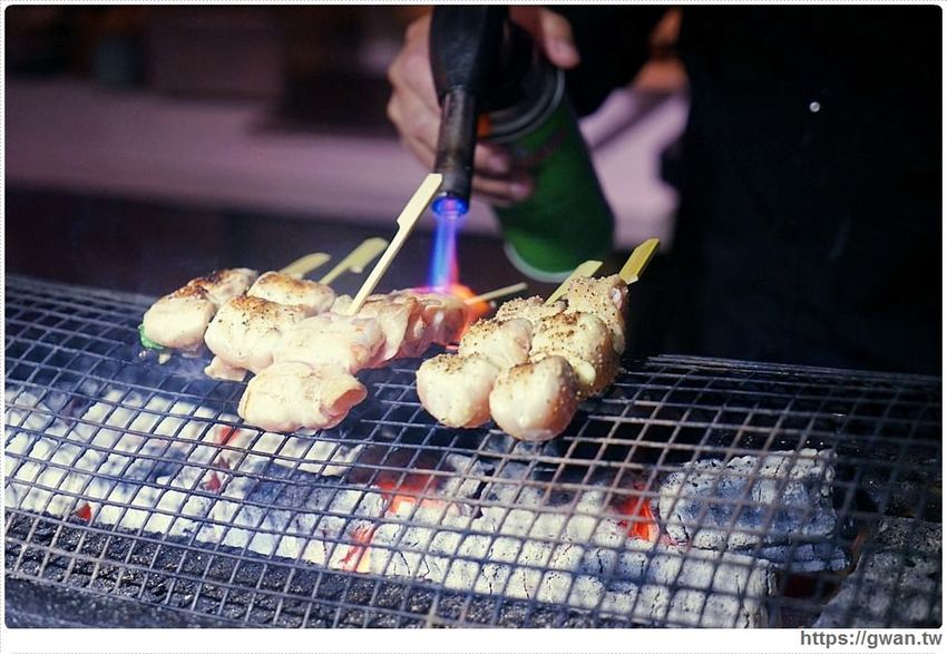 台中巨無霸生蠔在這裡！營業到凌晨2點、現點現烤宵夜串燒，想吃記得先預訂～