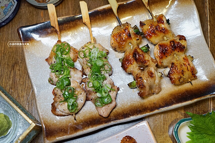 浮誇！巨無霸生蠔大口吃真囂張！除了多樣串燒、炸物，還有與日本同步清酒，營業到凌晨兩點宵夜好去處～～