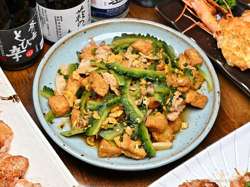 將軍府｜超浮誇巨大生蠔在這裡！沒訂位直接來吃不到～食尚玩家推薦台中深夜美食～