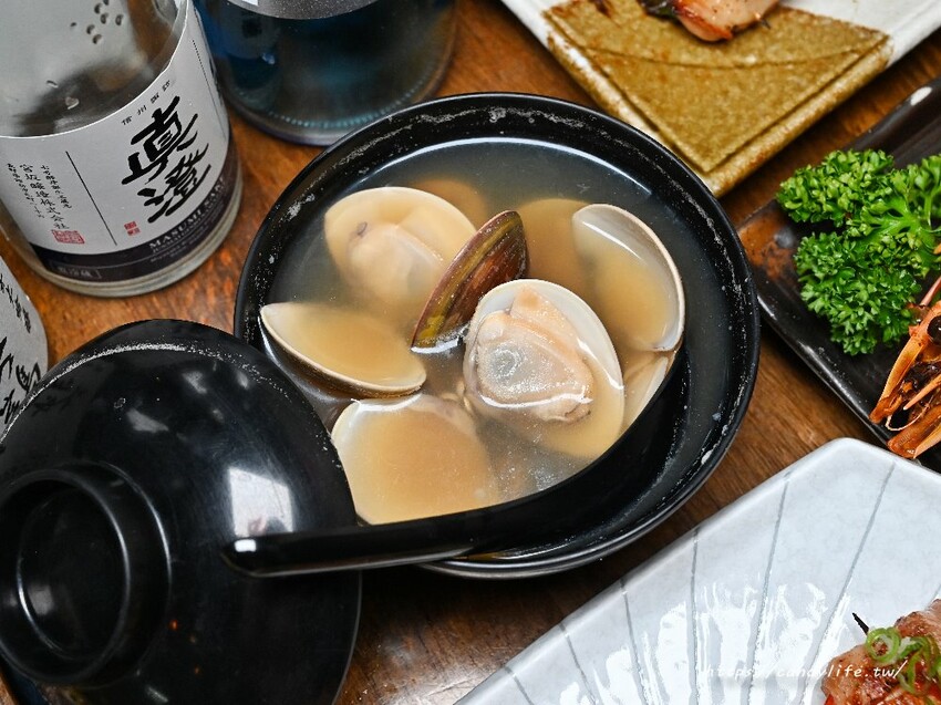 將軍府｜超浮誇巨大生蠔在這裡！沒訂位直接來吃不到～食尚玩家推薦台中深夜美食～