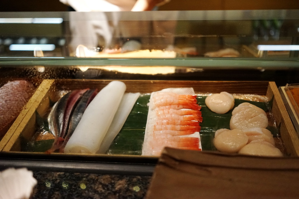 新都里懷石料理 。青山依舊在，幾度夕陽紅，曾經滄海難為水，怎叫人不唏噓。真誠料理風華得再現，板前料理人，一傳太田真料理