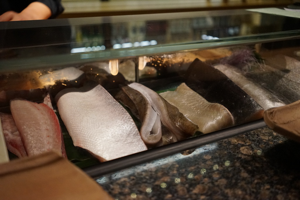 新都里懷石料理 。青山依舊在，幾度夕陽紅，曾經滄海難為水，怎叫人不唏噓。真誠料理風華得再現，板前料理人，一傳太田真料理