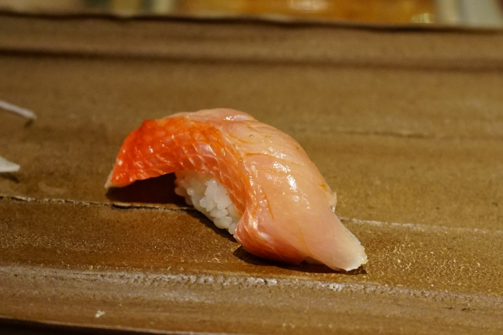 新都里懷石料理 。青山依舊在，幾度夕陽紅，曾經滄海難為水，怎叫人不唏噓。真誠料理風華得再現，板前料理人，一傳太田真料理