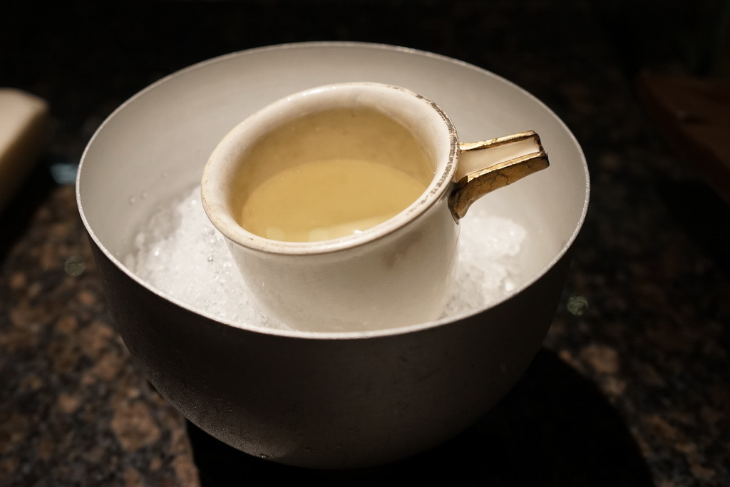 新都里懷石料理 。青山依舊在，幾度夕陽紅，曾經滄海難為水，怎叫人不唏噓。真誠料理風華得再現，板前料理人，一傳太田真料理