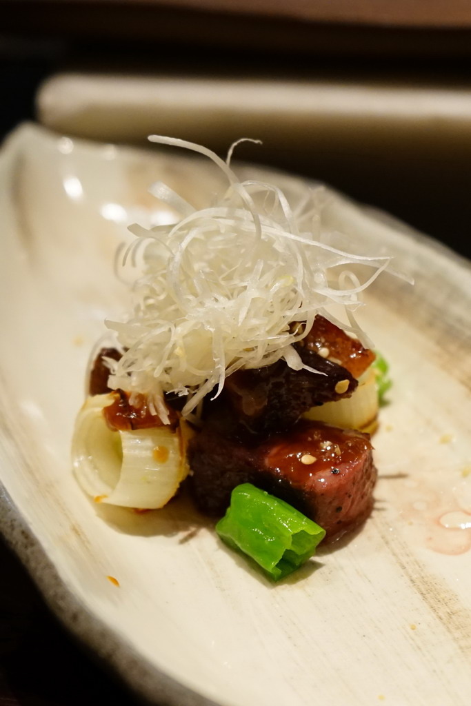 新都里懷石料理 。青山依舊在，幾度夕陽紅，曾經滄海難為水，怎叫人不唏噓。真誠料理風華得再現，板前料理人，一傳太田真料理