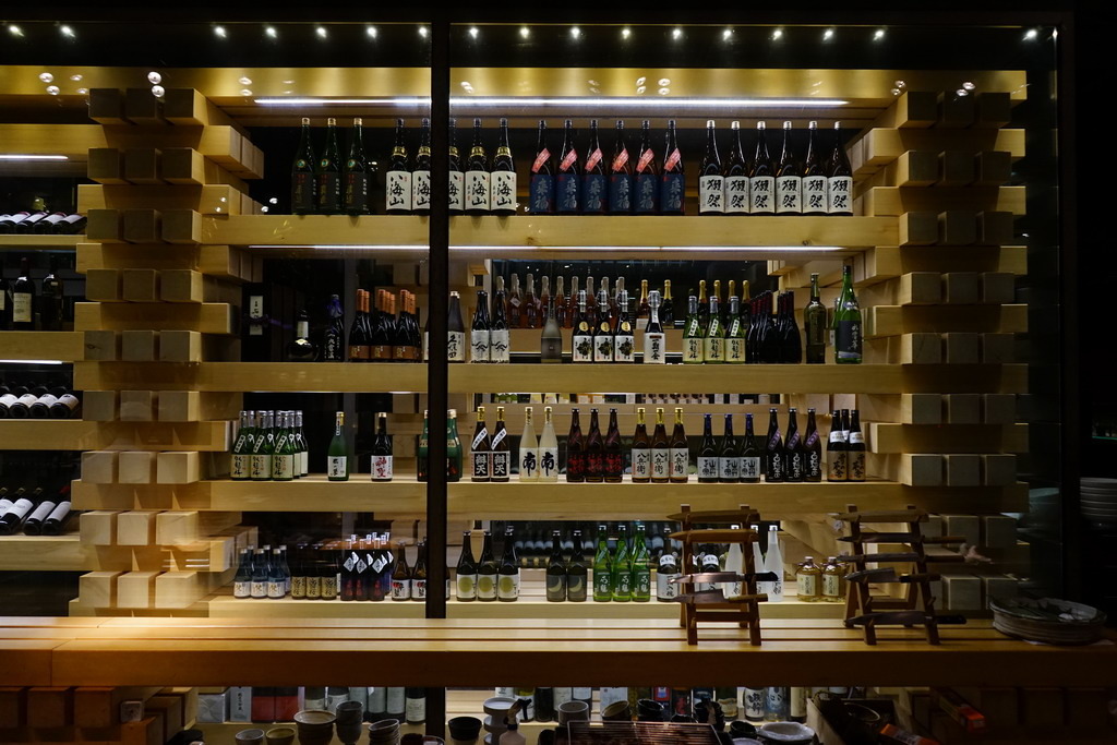 新都里懷石料理 。青山依舊在，幾度夕陽紅，曾經滄海難為水，怎叫人不唏噓。真誠料理風華得再現，板前料理人，一傳太田真料理