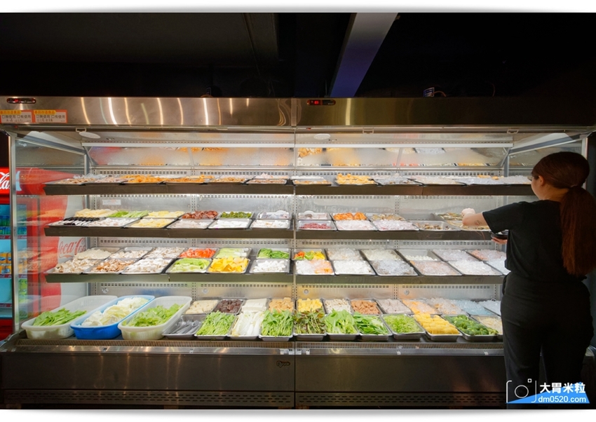 西門町火鍋吃到飽推薦,天外天精緻火鍋昆明店,排場精彩！可享三種湯頭賓士鍋/9種現切肉品/哈根達斯+詩莊堡蘋果酒無限暢飲,台北麻辣鍋吃到飽推薦, - 大胃米粒 DAVID & MILLY