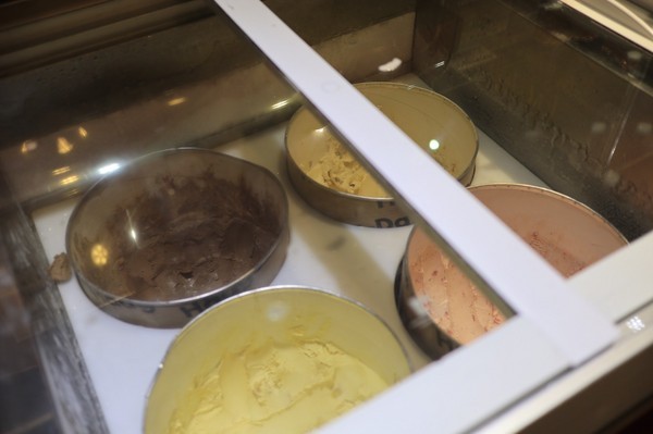 天外天精緻麻辣火鍋(台北昆明旗艦店)：【台北／西門】天外天精緻火鍋(昆明店)-CP值爆表吃到飽自助火鍋！給你多種選擇～新鮮季節水果還有哈根達斯吃到飽！